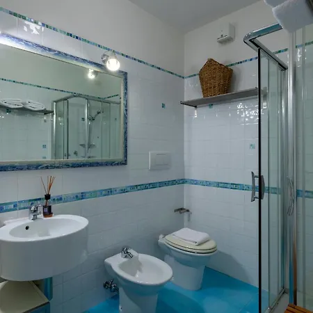 Nice In Porto Santelpidio With Kitchen Apartmán