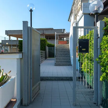 Nice In Porto Santelpidio With Kitchen Apartmán Porto SantʼElpidio